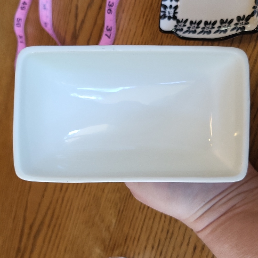 Signature Housewares Black and white Butter dish - Picture 5 of 8
